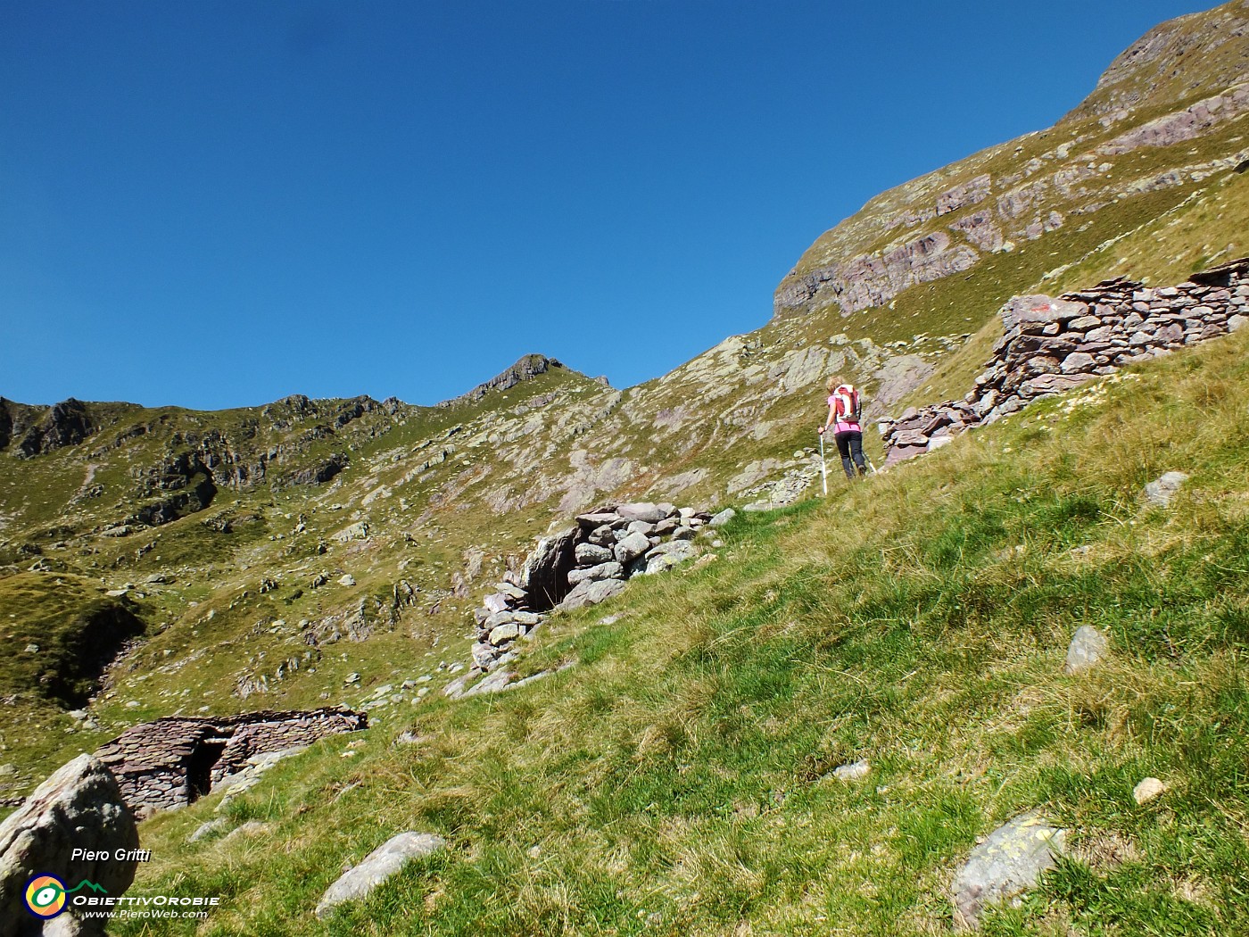 37 Ai ruderi della Baita di Salina di sopra (2020 m).JPG